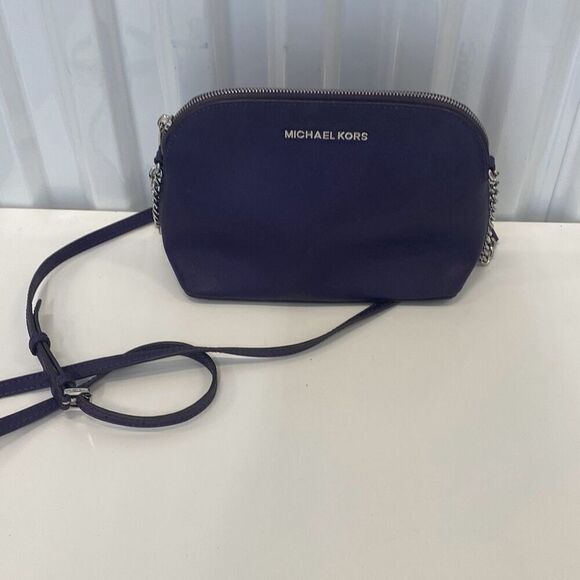 Michael Kors Cindy Soffiano leather Dome Crossbody - Picture 4 of 8